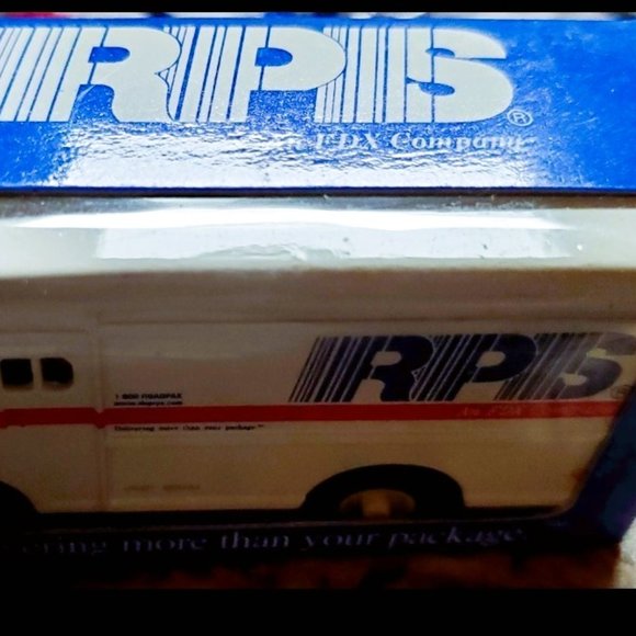 RPS Roadway Packaging System Diecast Step Van 1:64 Scale New in Box - Picture 4 of 6
